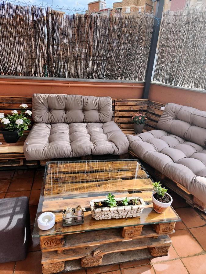 Estudio Con Terraza Badalona Hotel Exterior photo